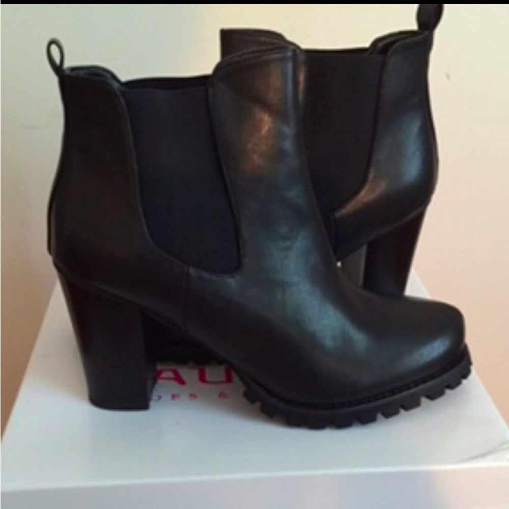 Chinese Laundry Womens Black Z Boomerang Block Heel Booties